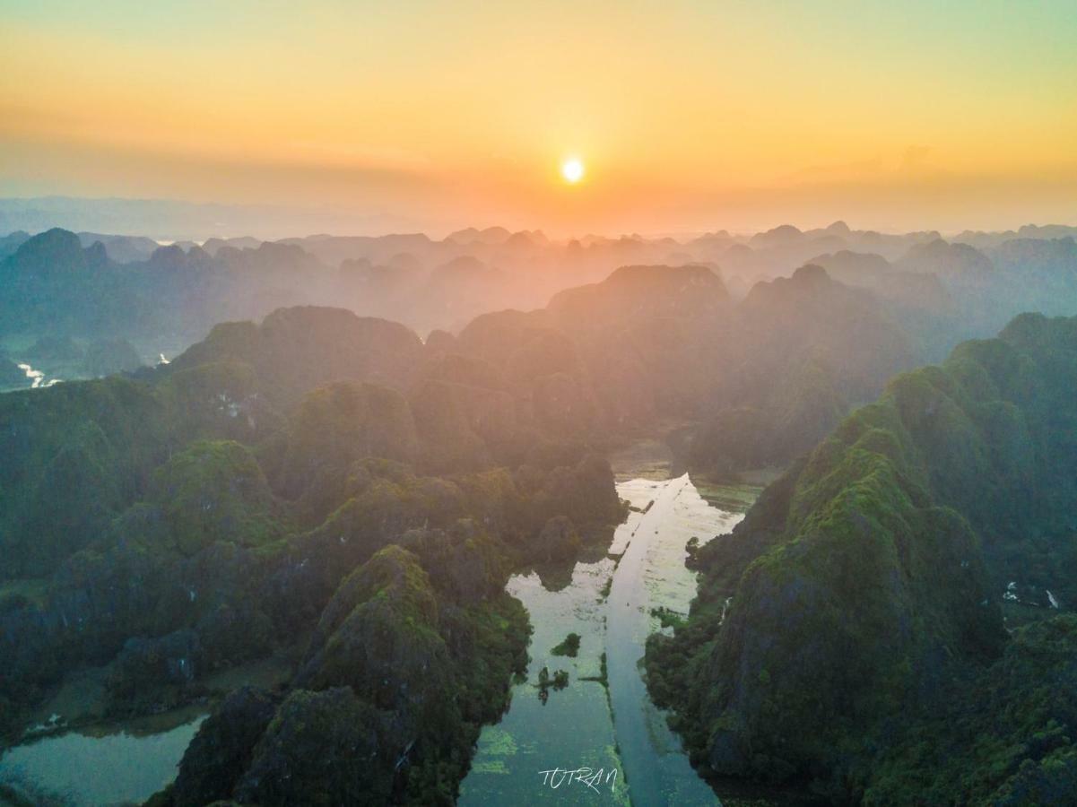 نينه بينه Linh Linh Homestay المظهر الخارجي الصورة
